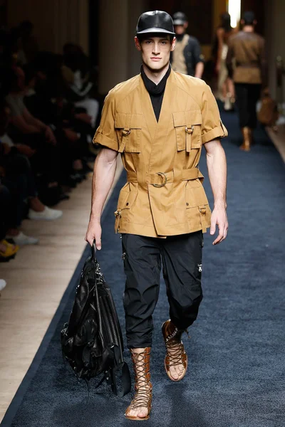 Look 38